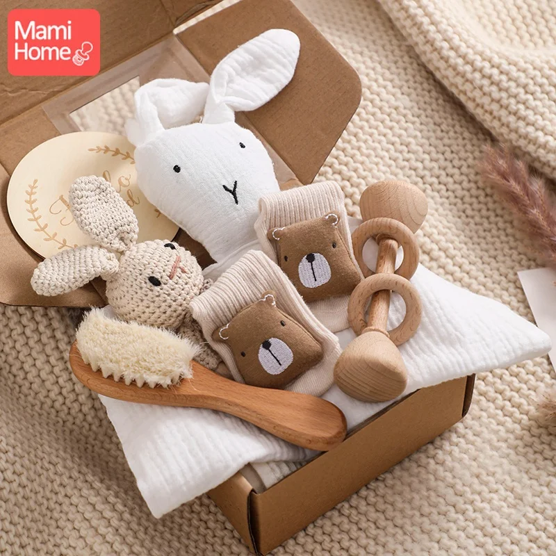 Baby Double Sided Cotton coperta Set da bagno per neonato confezione regalo in legno all'uncinetto sonaglio Brushs bracciale asciugamano per Baby Shower regalo