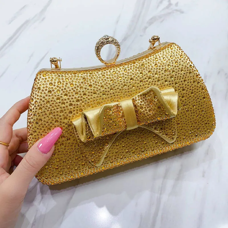 

2024 New Elegant Hard Handle Bag Fashionable Banquet Exquisite Party Soild Color Design Ladies Rhinestone Embellished Gold Bag