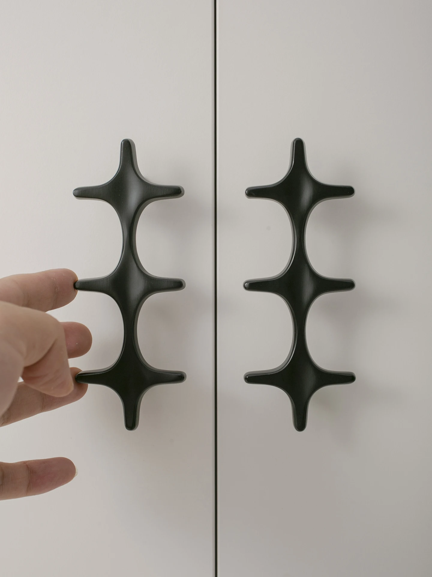 BCD-Minimalist Kitchen Cabinet Pulls Black Solid Brass Wardrobe Cross Door Drawer Knobs Handles for Furniture Hardware Hole 96mm