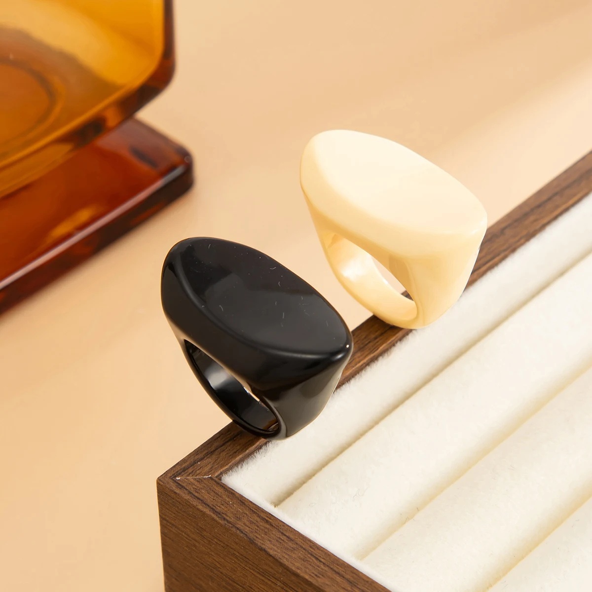 SHIXIN بسيط الأسود والبيج مكتنزة الراتنج الاكريليك خواتم للنساء الرجعية هندسية غير النظامية المفصل خاتم اكسسوارات #5