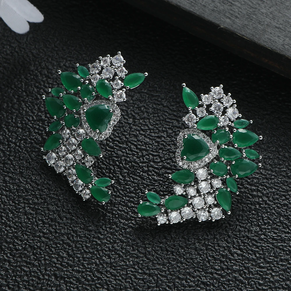 

Женские серьги-гвоздики в форме сердца, с фианитом