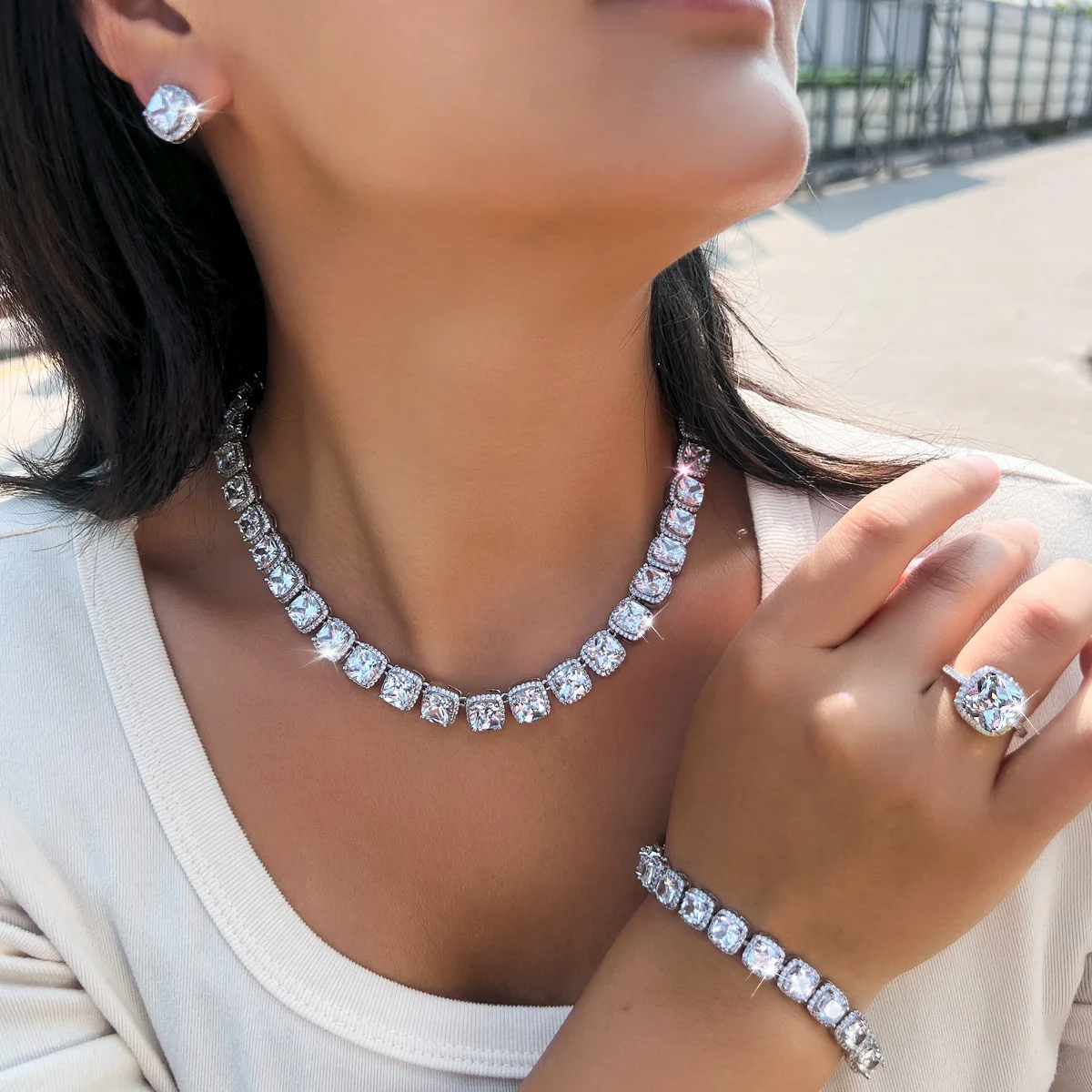 

Fashion Cubic Zirconia 4pcs Jewelry Set Necklace Earrings Bracelet Ring for Luxury Women Wedding Party Accessory Statement Gift