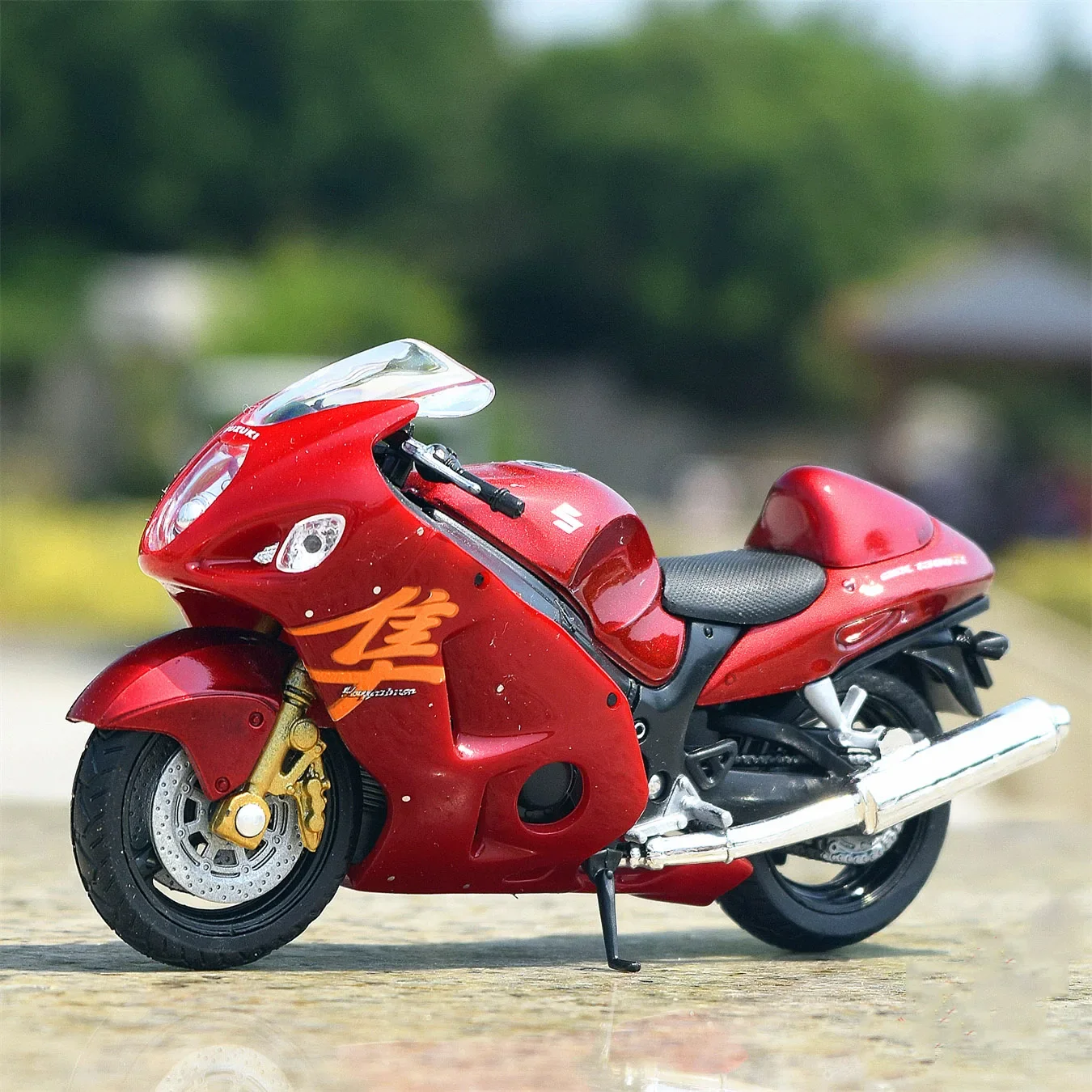 WELLY-Modelo De Motocicleta Diecasts Brinquedo De Metal, Suzuki Hayabusa GSX-1300R, Coleção De Motocicleta De Rua, Presente Infantil, 1:18