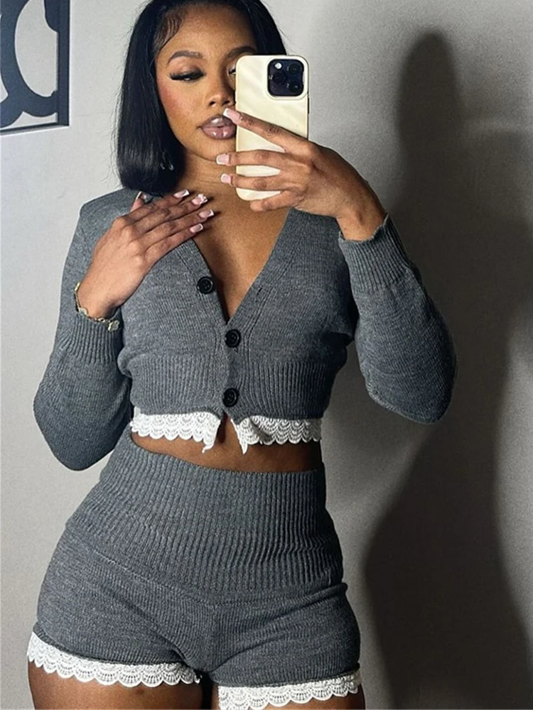 

Weird Puss кружевной лоскутный комплект из 2 предметов, женский кардиган, однобортный укороченный топ + узкие персиковые шорты на бедрах, уличные трендовые повседневные костюмы