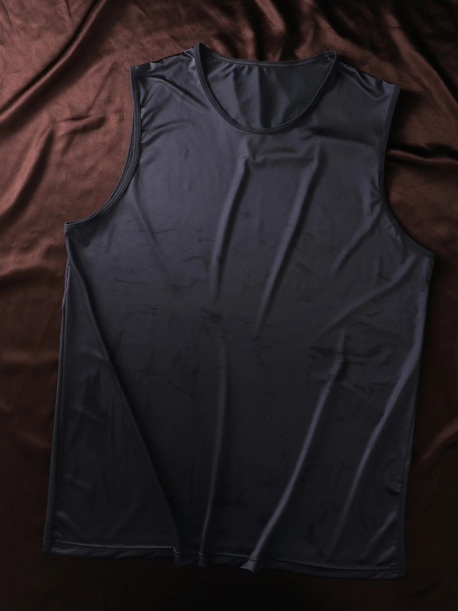 Men's Silk Ice Fiber Sleeveless Vest, Simple and Versatile, Breathable and Cool, Smooth Skin-Friendly