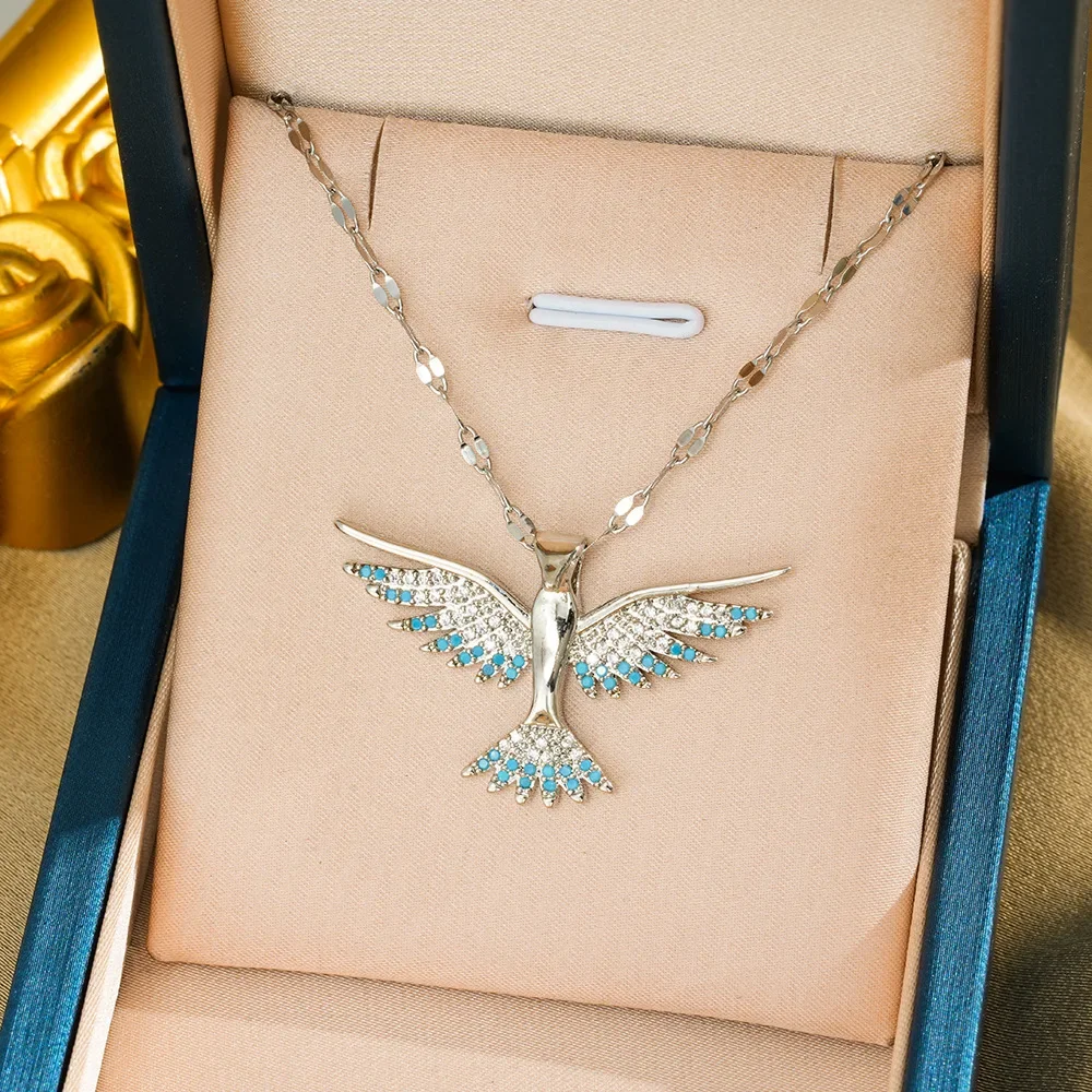 

A new luxurious and light luxury titanium steel necklace for women's wedding in 2025, studded with diamonds