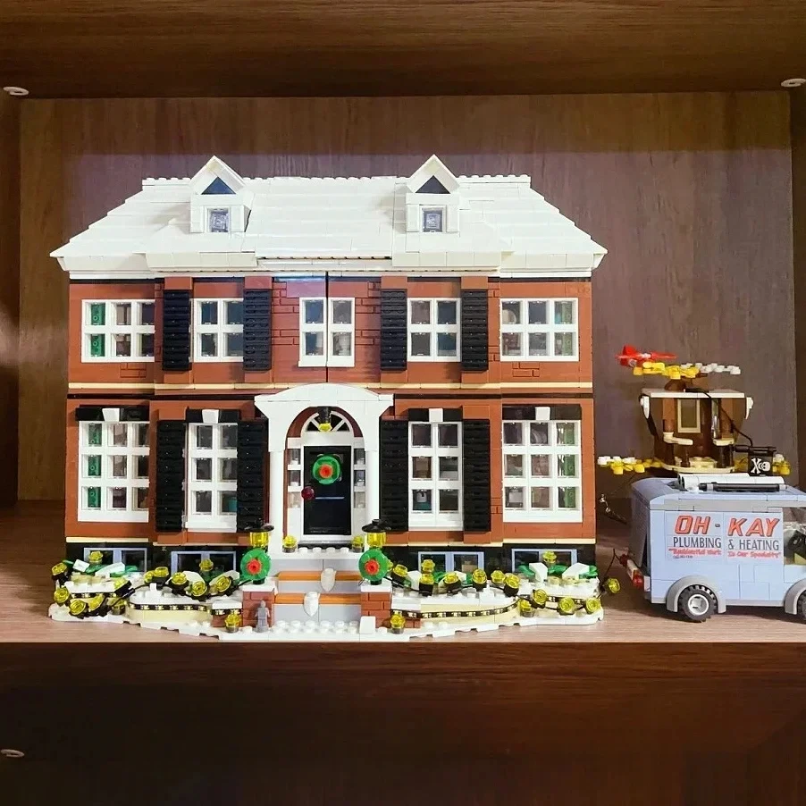 

Creative single-living house model boy child Christmas street view building birthday gift MOC21330 building block toy