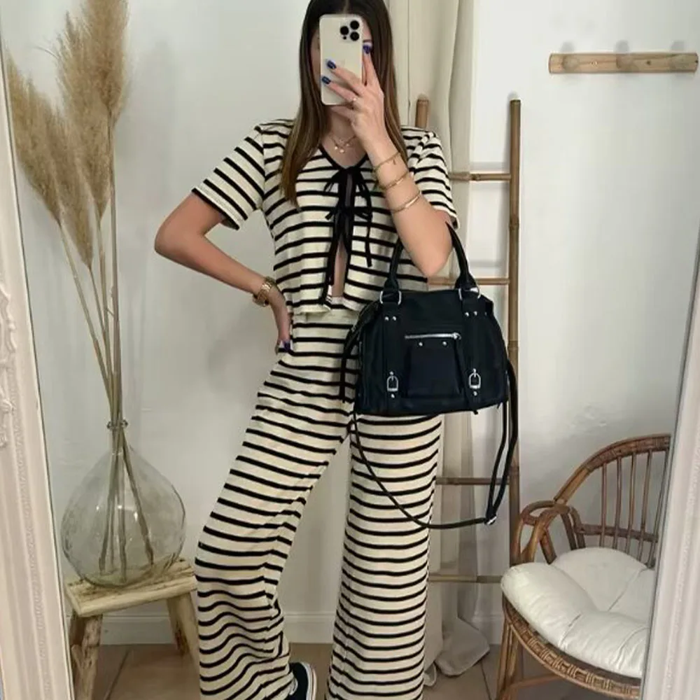 2024 Summer New Fashion Women\'s Elegant Design with European and American Style Stripe Knitted Short Sleeve Set