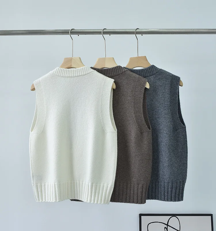 Donne 100% Cashmere maglia maglia catena di perline profondo scollo a v senza maniche tinta unita Casual autunno inverno 2024 maglione