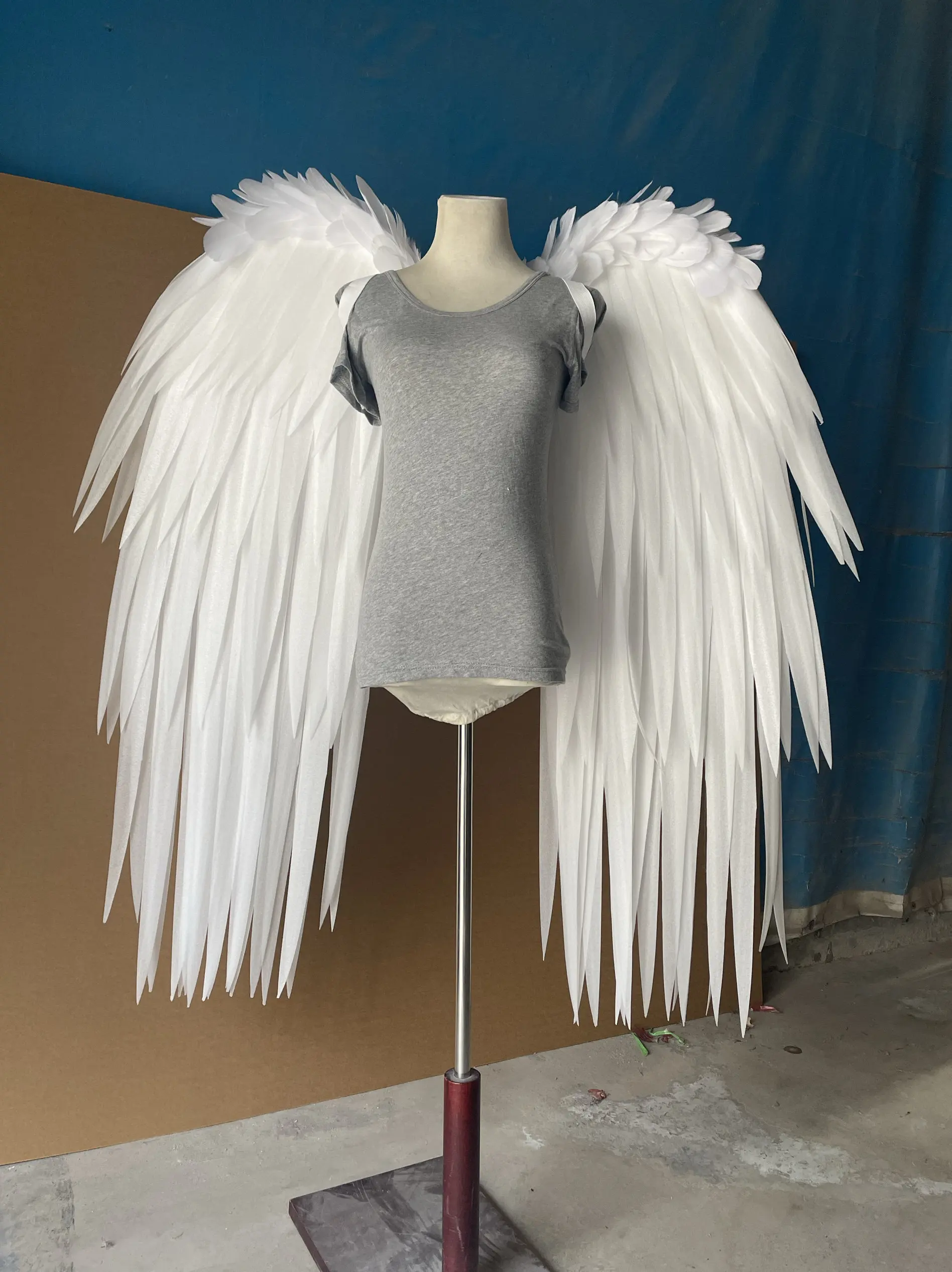 New white angel wings dance props swan simulation feather studio shooting photo cos decorative appliances