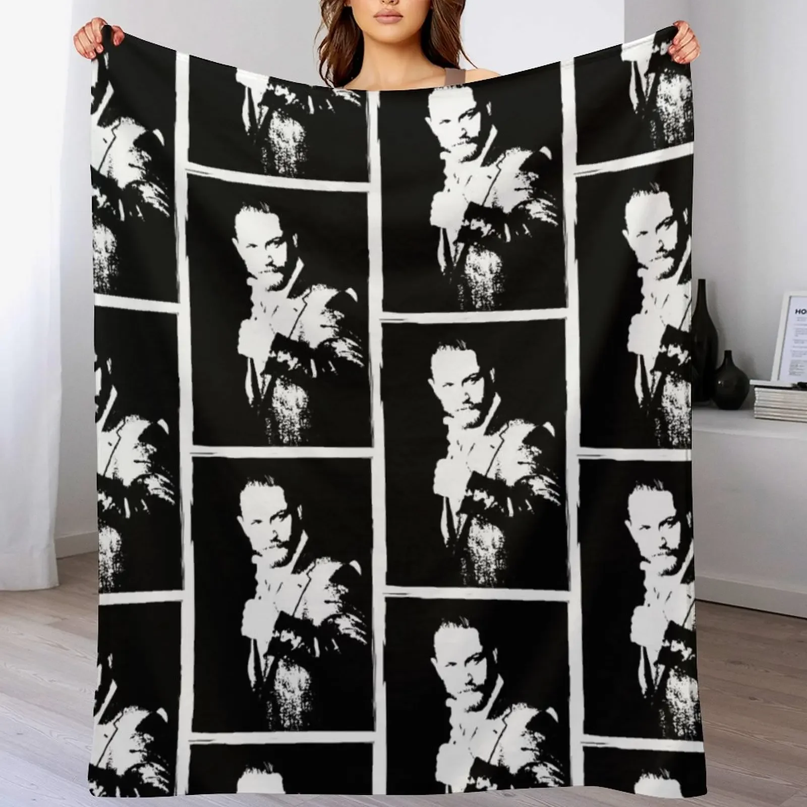 

Tom Hardy black and white Throw Blanket Fuzzy Plush Throw Blanket for Sofa Chair