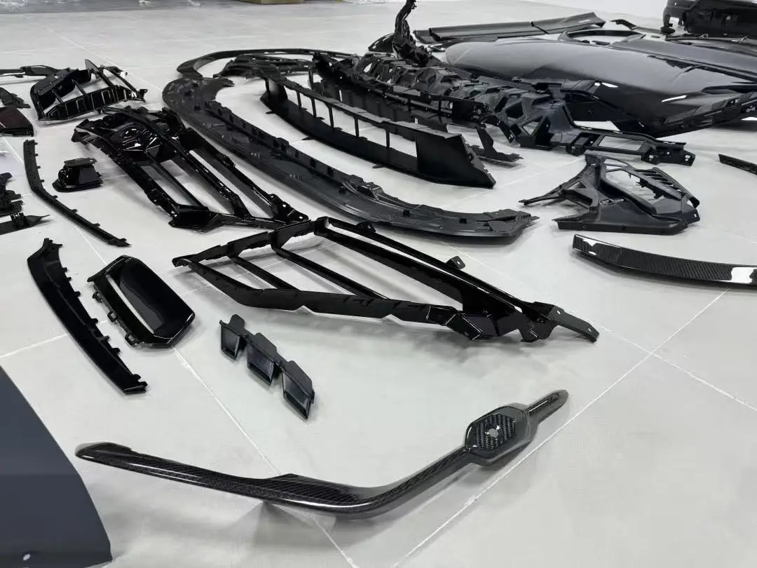 Car Body Kit For Old-to-new ConversionFor Urus Old To New Performante Kit | PP + Dry Carbon MaterialCar PartsAutomotive Parts