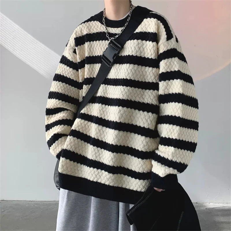 Striped Sweater Man 2022 Autumnwinter Qualquer coisa para ir com Lazy Day Style Loose Coat Retro Winter Thickened Long-Sleeved Knitwear