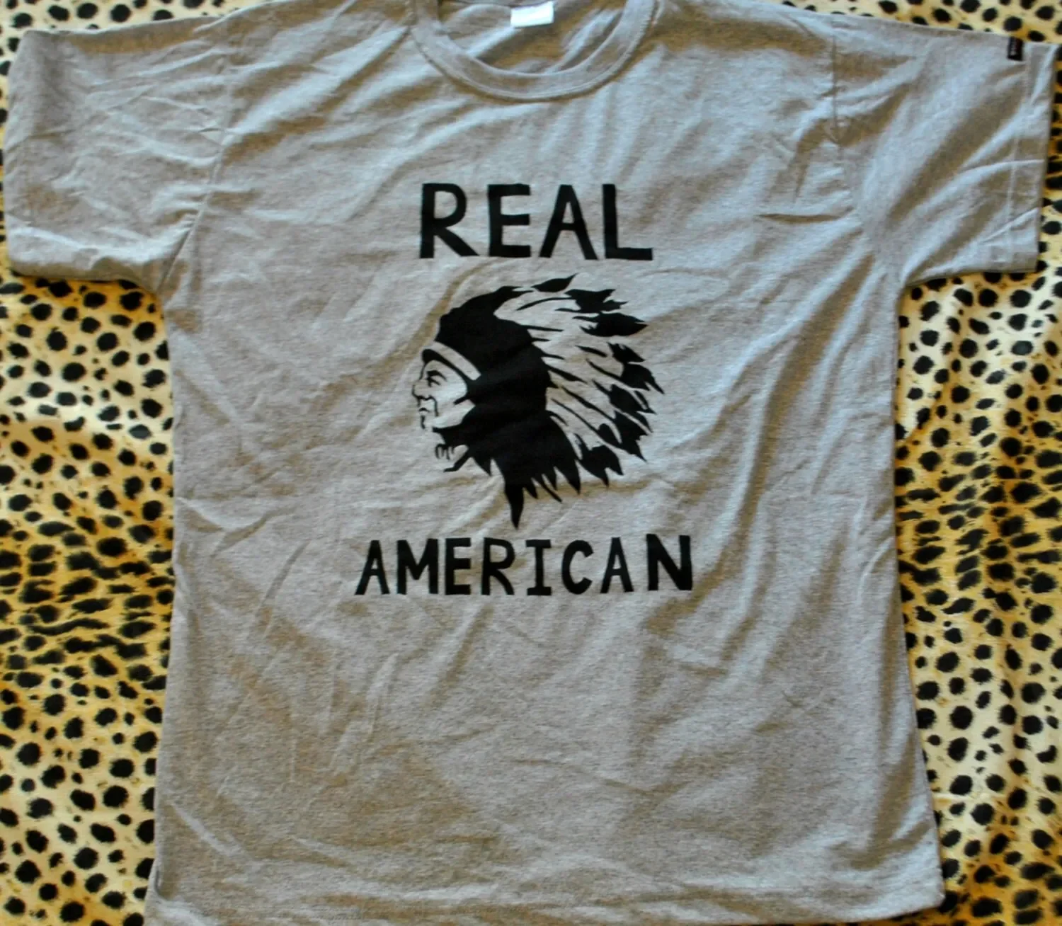 الهندي تي شيرت الأمريكية السياسية الشرير المتشددين البخار سكينهيد شعار معدني