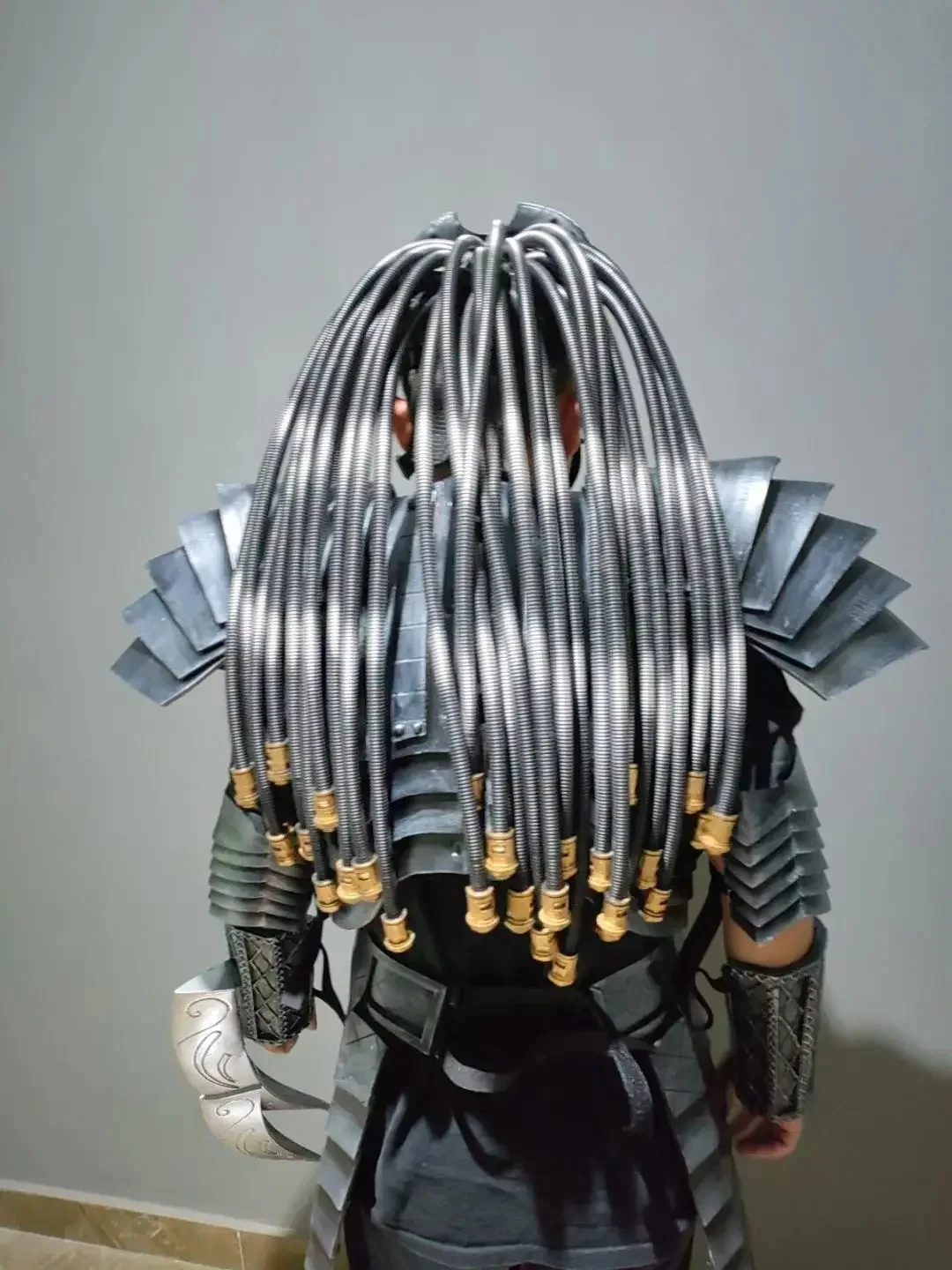 Jagged Warrior Armor Cosplay Clothing Alien Predator Props Armor Helmet Performance Costume Bar Halloween party Costume