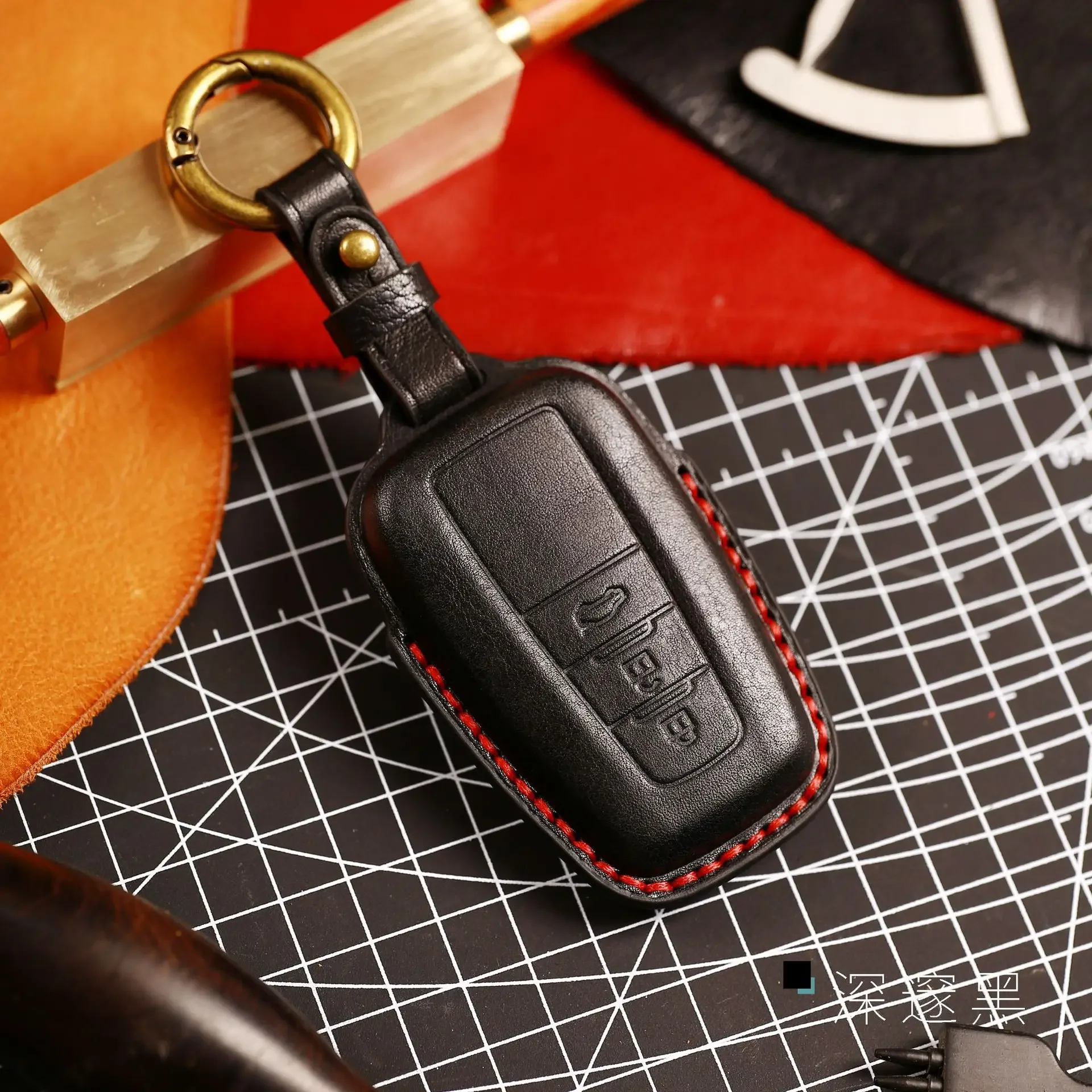 

1pc 3 Button Leather Car Key Case Cover Fob For Toyota Prius Camry Corolla CHR C-HR RAV4 Land Cruiser Prado Shell Holder Keyring