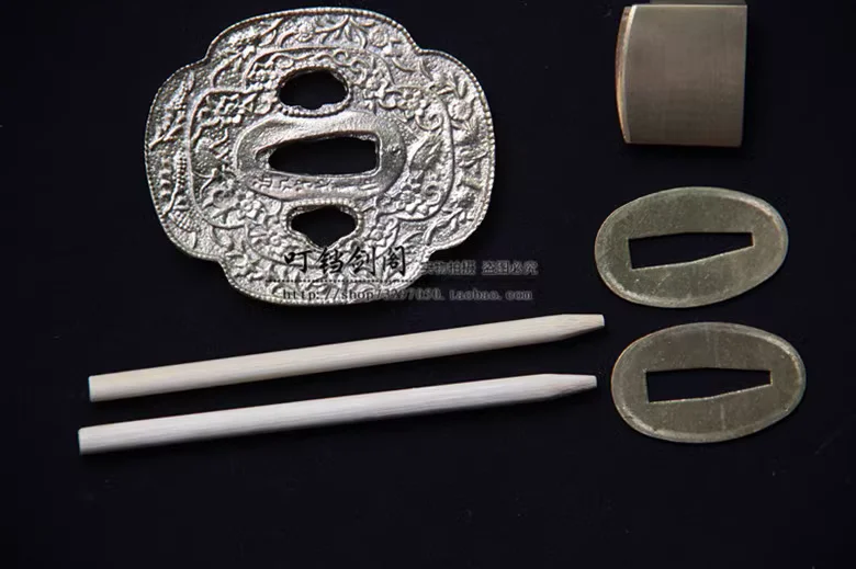 Top Quality Sword Accesories Set of Copper Tsuba Habaki Seppa Pegs, Japanese Samurai Katana Nihontou Sword Tanto Tachi Wakizas