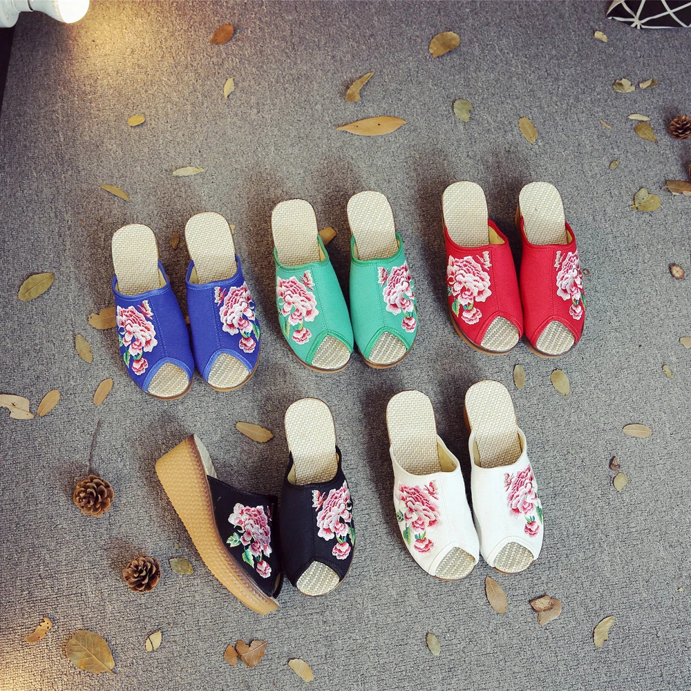 Veowalk Flower Embroidered Women Canvas Wedge Slide Slippers Peep Toe Retro Ladies Comfortable Summer Slip On Platform Shoes image 6