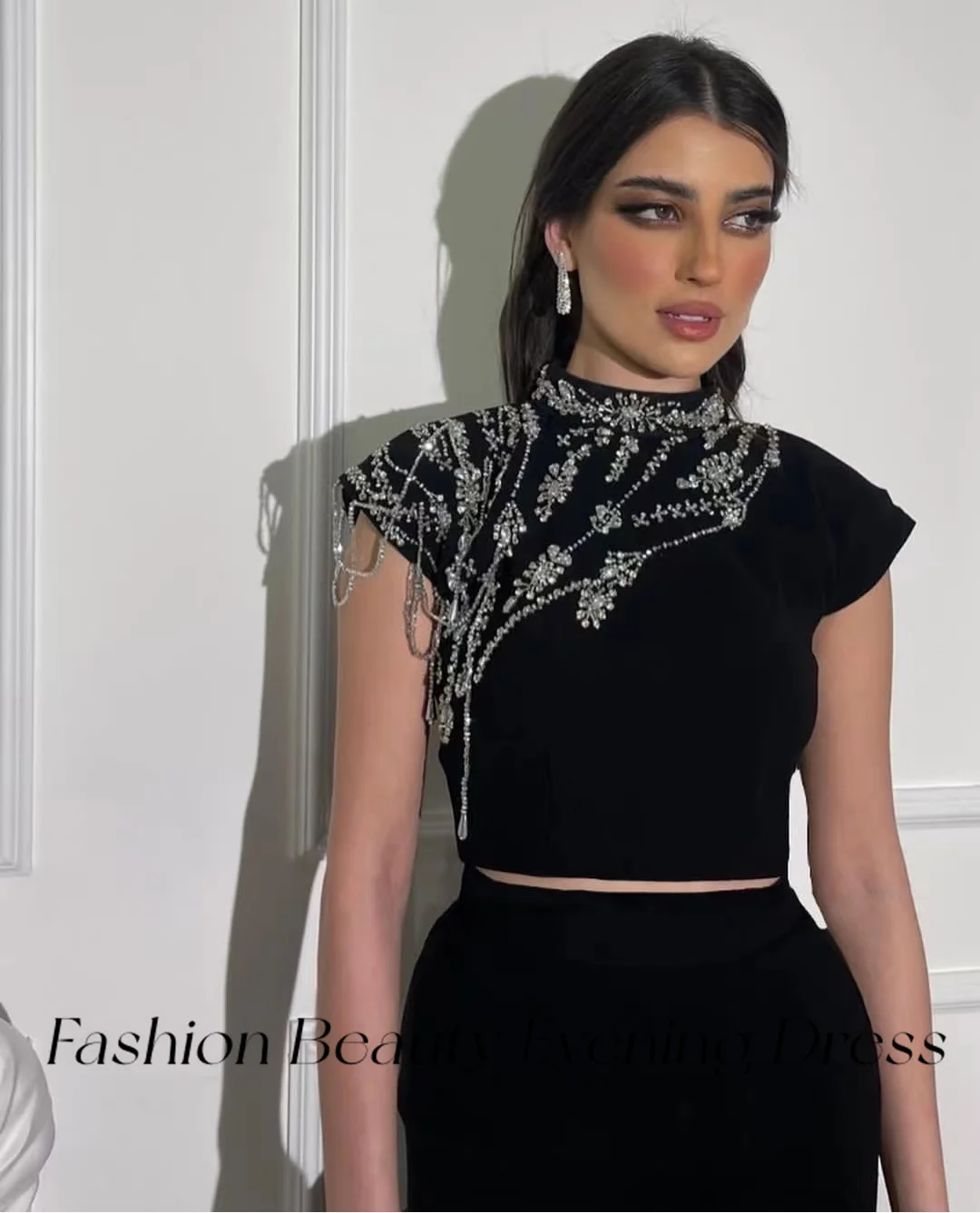 Fashion Beauty Black Short Evening Dresses 2-Piece Luxury Crystal Beads Short Sleeves Party Dress For Women 2024 فساتين السهرة