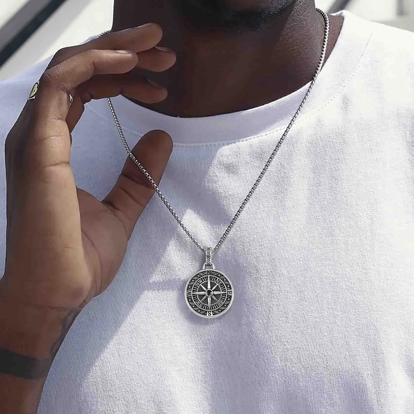 Vnox Vintage Compass Pendant Necklaces for Men Boys, Stainless Steel Coin Necklace, Rock Hiphop Collar Graduation Guid Gift