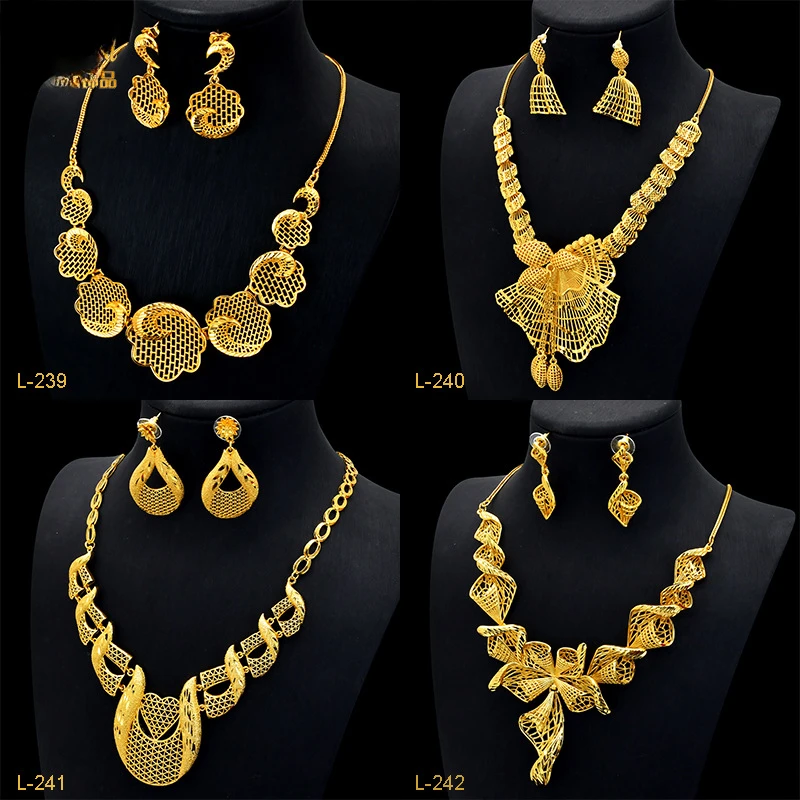 European and American Bride Necklaces Earrings Two Pieces of Sand Gold Color Brass Flower Pendant Jewelry Gold Color Accessories