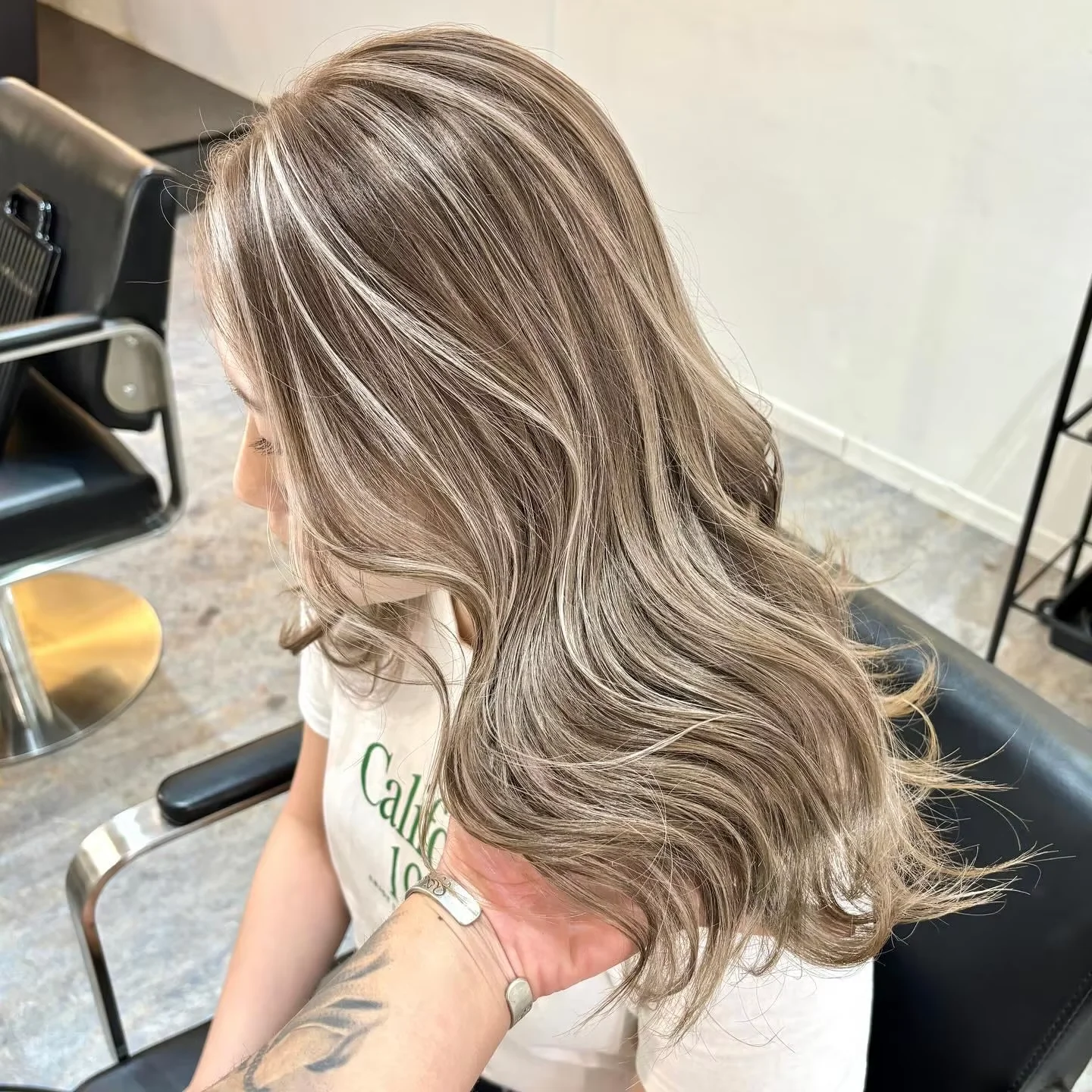 Light Brown Blonde Highlights Glueless Synthetic Wig High Heat Fibre Body Wave Lace Frontal Wig for Women 13x4 Daily Party Use