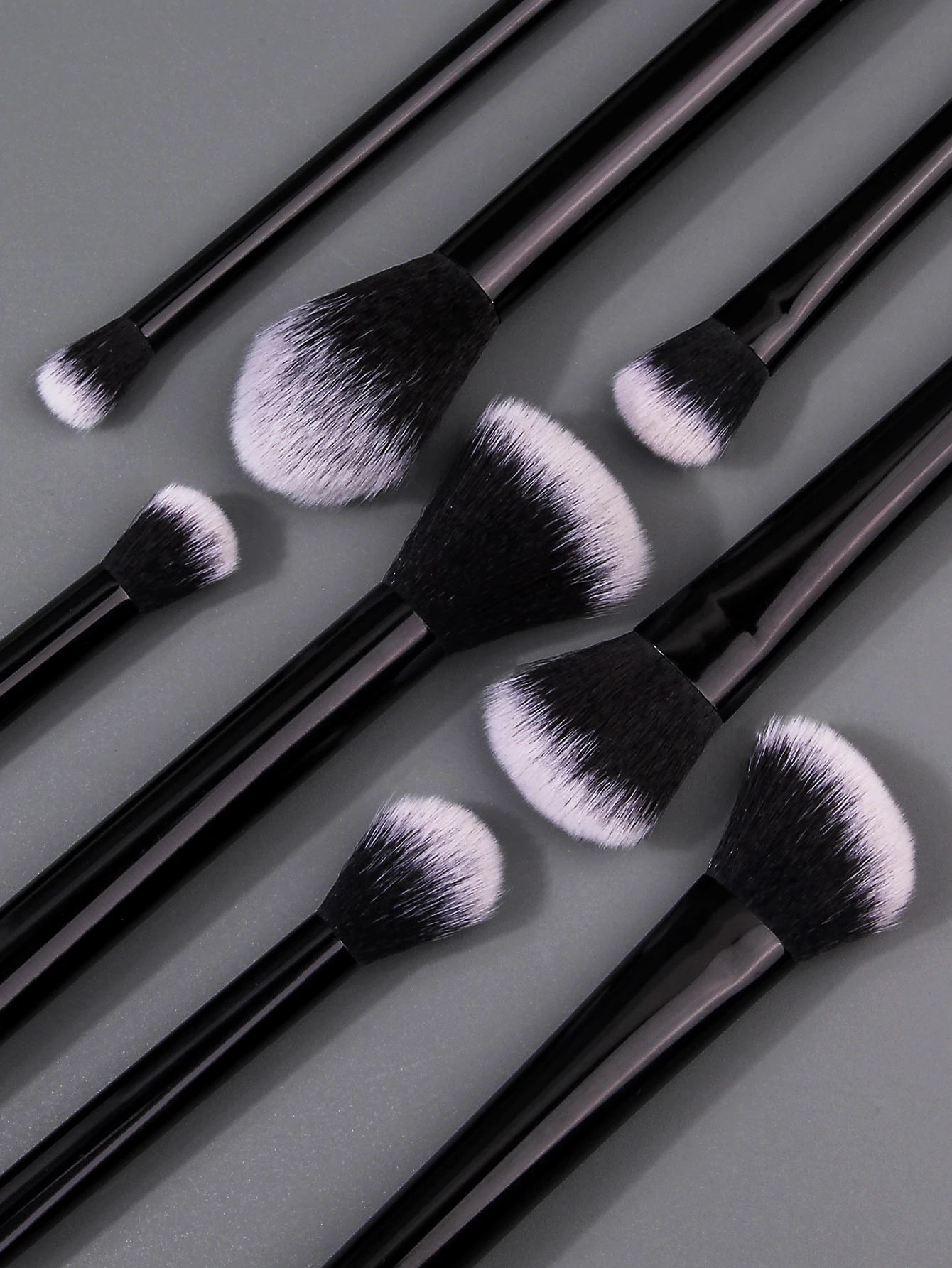 12 pezzi di pennelli per trucco per principianti, set di uova in spugna/puffette per cipria, portatili e morbidi, adatti per trucco base/blush/ombretto