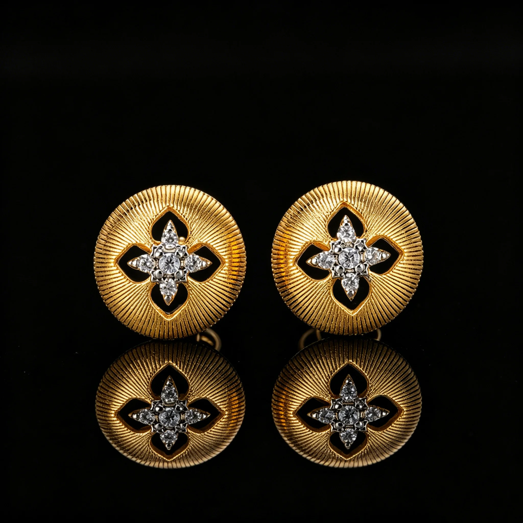 Vintage Glücksklee-Ohrstecker aus Gold, S925 Sterlingsilber Gebürsteter Schmuck – Detail 3