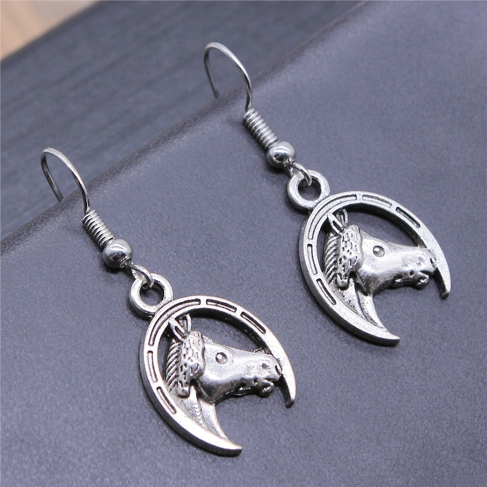 Vintage 2 Colors 21x15mm Horse And Horseshoe Charms Drop Earrings Fashion Handmade Women Earring