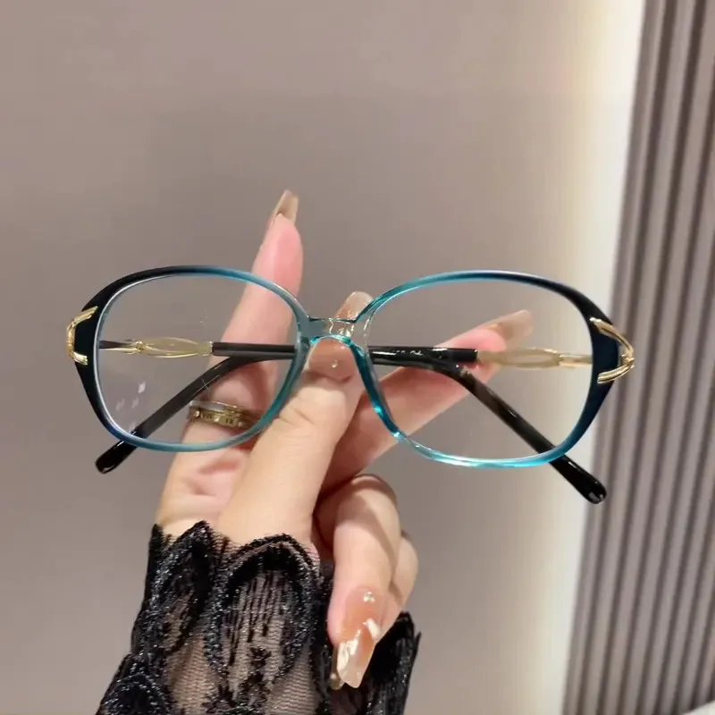 2025 Neue Lesebrille blockiert blaues Licht TR90 Mode Frau Federscharnier eingelegt mit Diamanten