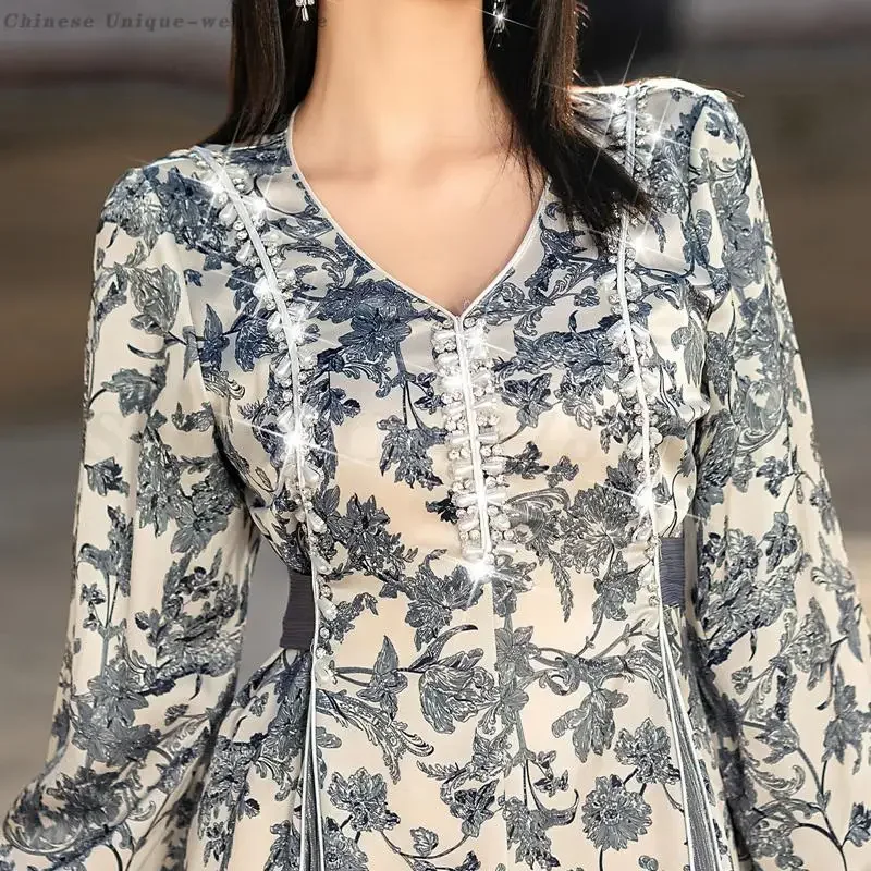 Splendidi abiti da festa per banchetti Medio Oriente Stampa di moda con scollo a V Abaya Abiti di perline fatti a mano di lusso Abito musulmano a maniche lunghe
