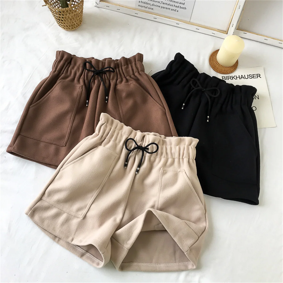 Fashion Autumn Winter Woolen Shorts Women 2025 High Waist New In Retro Elegant Short Pant Korea Loose Solid Trouse Casual Street