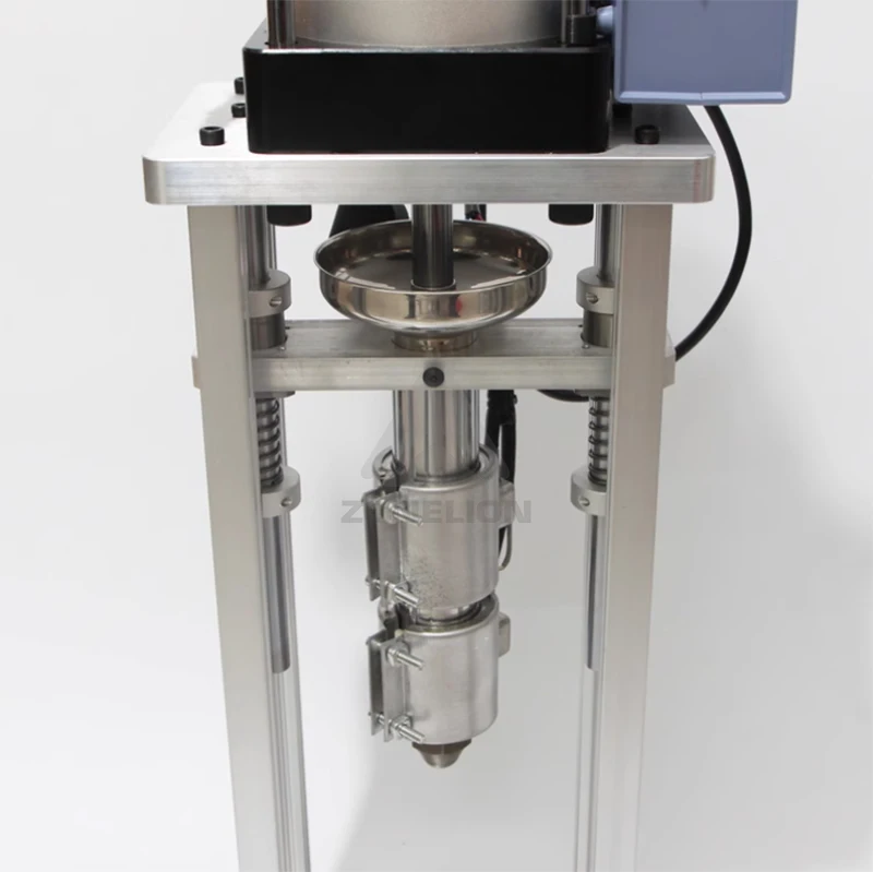 سطح المكتب حاقن البلاستيك العمودي آلة صب حقن البلاستيك الصغيرة لسطح المكتب للحجم الصغير والمختبر PE