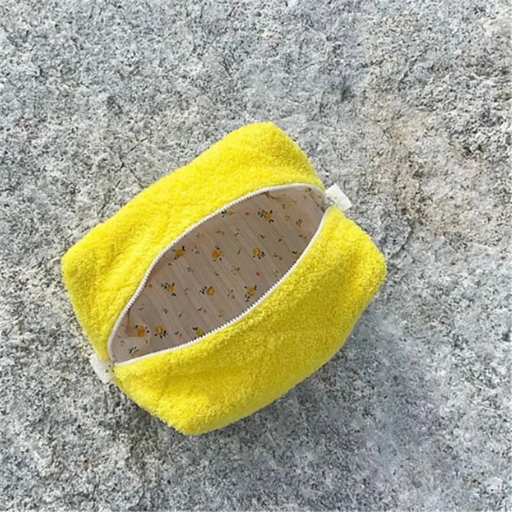 Fashion Large Capacity Cosmetic Bag Pure Color Portable Design Toiletry Bag Plush Material Kawaii Style Makeup Bag Washbag