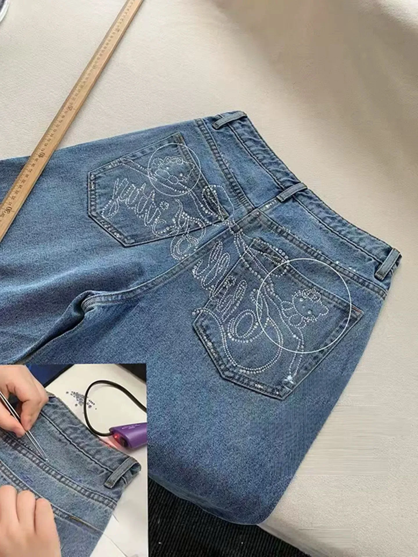 بنطلون جينز نسائي بتصميم أمريكي عتيق مزين بالأحجار الكريمة، خصر عالي وساق واسعة، تصميم عصري بعقدة فراشة، جينز كاجوال #1