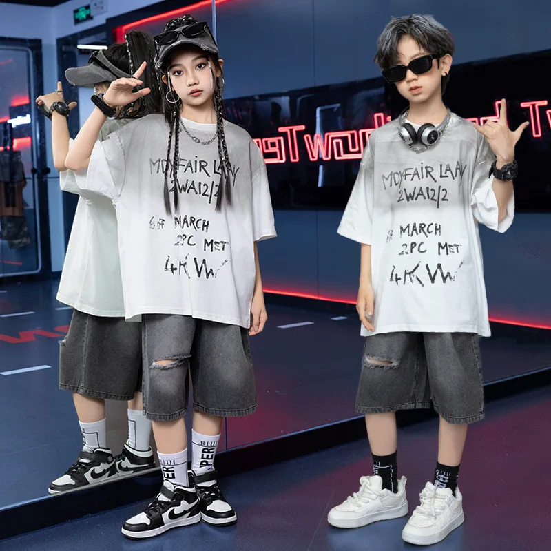 子供のヒップホップスタイルの服,グレーと白のグラフィックTシャツ,文字のTシャツ,女の子と男の子のためのカジュアルなユーズド加工のショーツ,ジャズダンスのコスチュームウェア