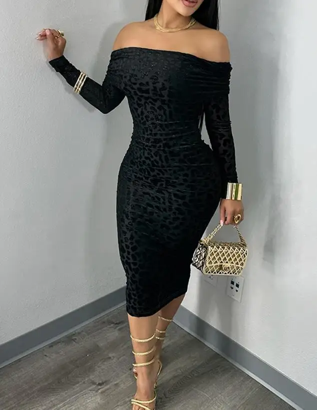 

Autumn One Neck Leopard Print Tight Fitting Hip Hugging Dress for Women, Fashionable and Sexy Off Shoulder Hip Hugging Dress