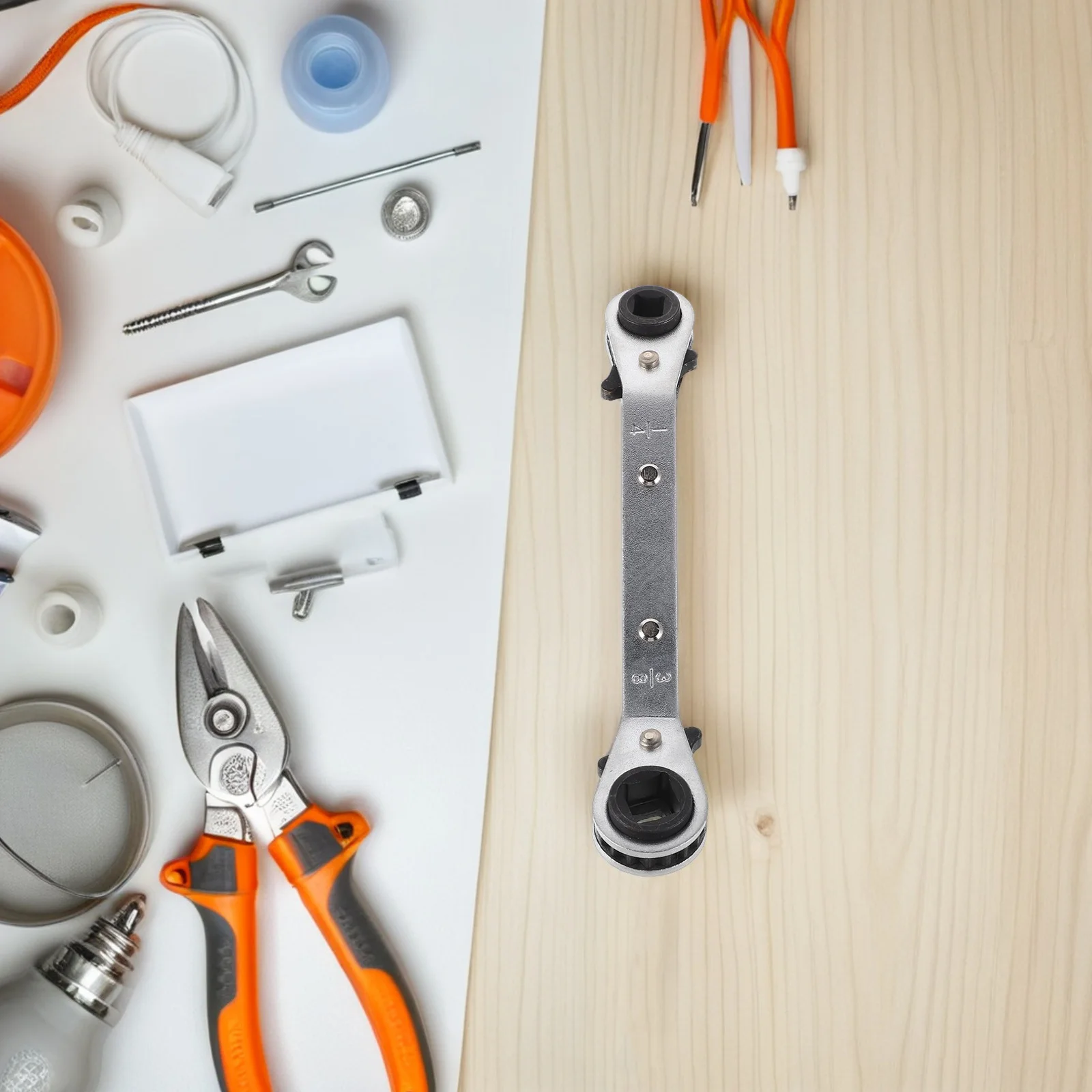 

Dual-Use Ratchet Wrench for Automotive Air Conditioner Repair - Compact Hexagonal Spanner with Quick Ratchet Socket Mechanism