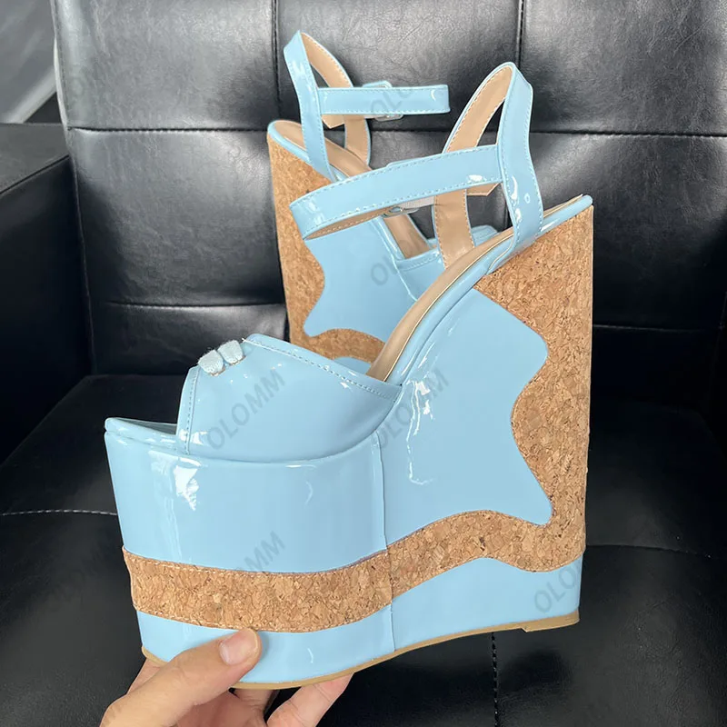 

Olomm/женские сандалии на платформе для косплея, лакированные ультравысокие туфли на танкетке с открытым носком, красивые серые клубные туфли, женские размеры 5-15