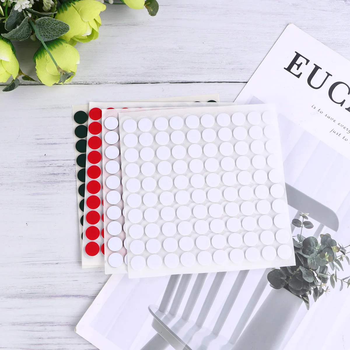 8 أوراق لاصقة مزدوجة الجوانب، شريط ربط قوي لتزيين المكاتب المنزلية، مثبت تركيب خفيف الوزن يمكنك صنعه بنفسك