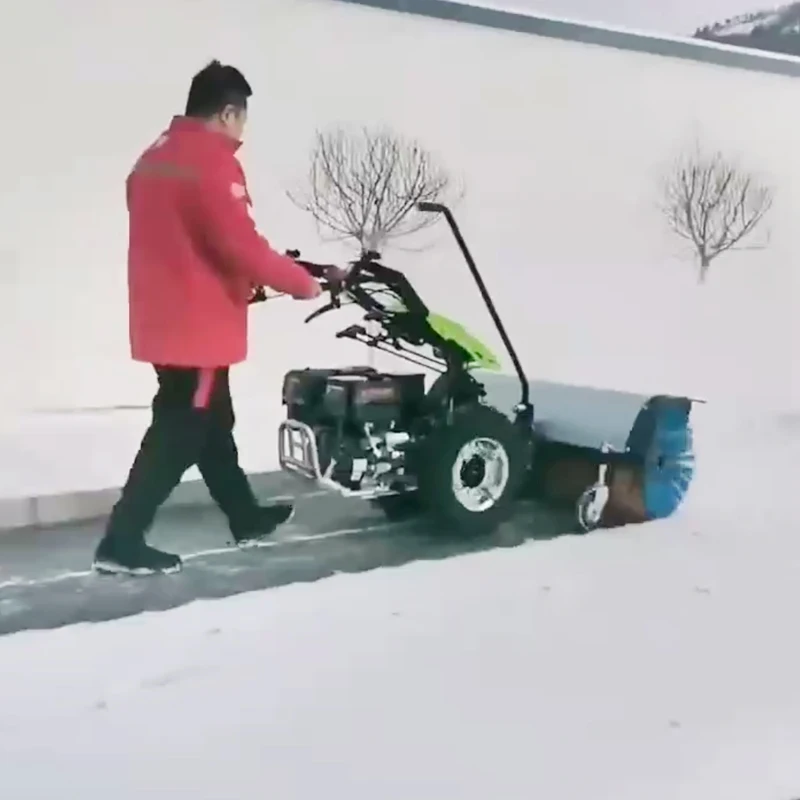

Ergonomic Hand-Pushed Gas Snow Thrower With Vibration Damping System And Quick-Start Technology