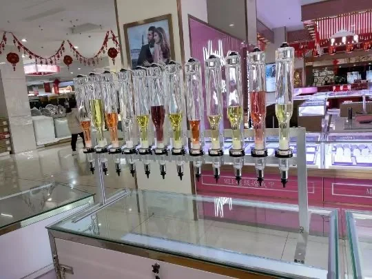 Newly Designed Desktop Wall-Hanging 12 Bottles Perfume Dispenser 380ML/Bottle Liquid Filling Machine For Perfume Bar Cheap