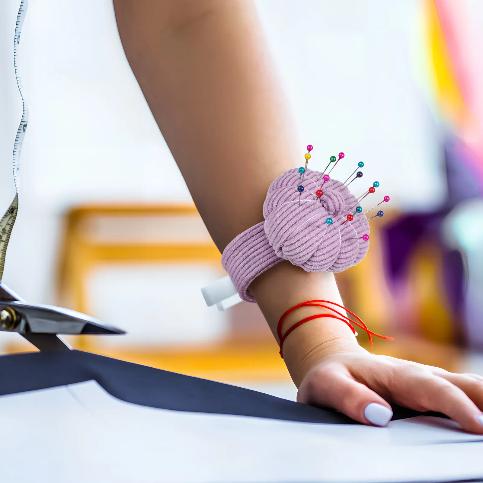 

Slap Bracelet Pincushion Wristband Sewing Pin Holder Comfortable Easy to Use Needle Storage Craft DIY Essential Tool