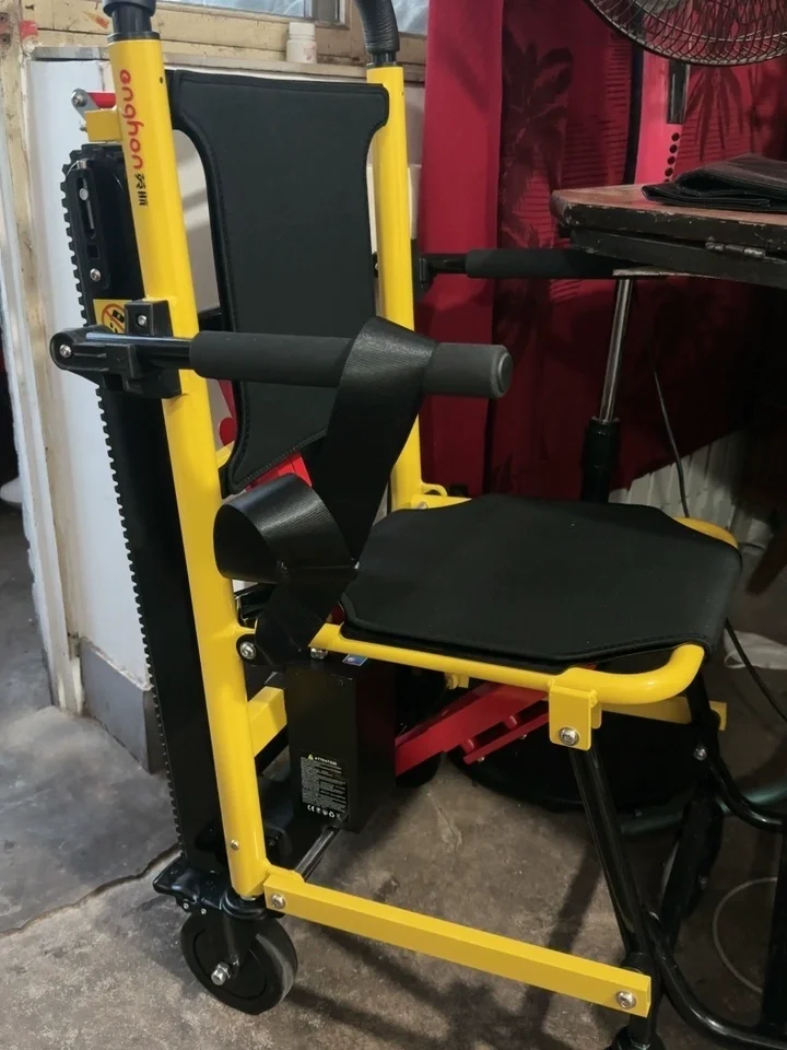 

Electric Ladder Climber Enhances Your Vertical Mobility - Portable, Foldable, and Easy To Climb Stairs!