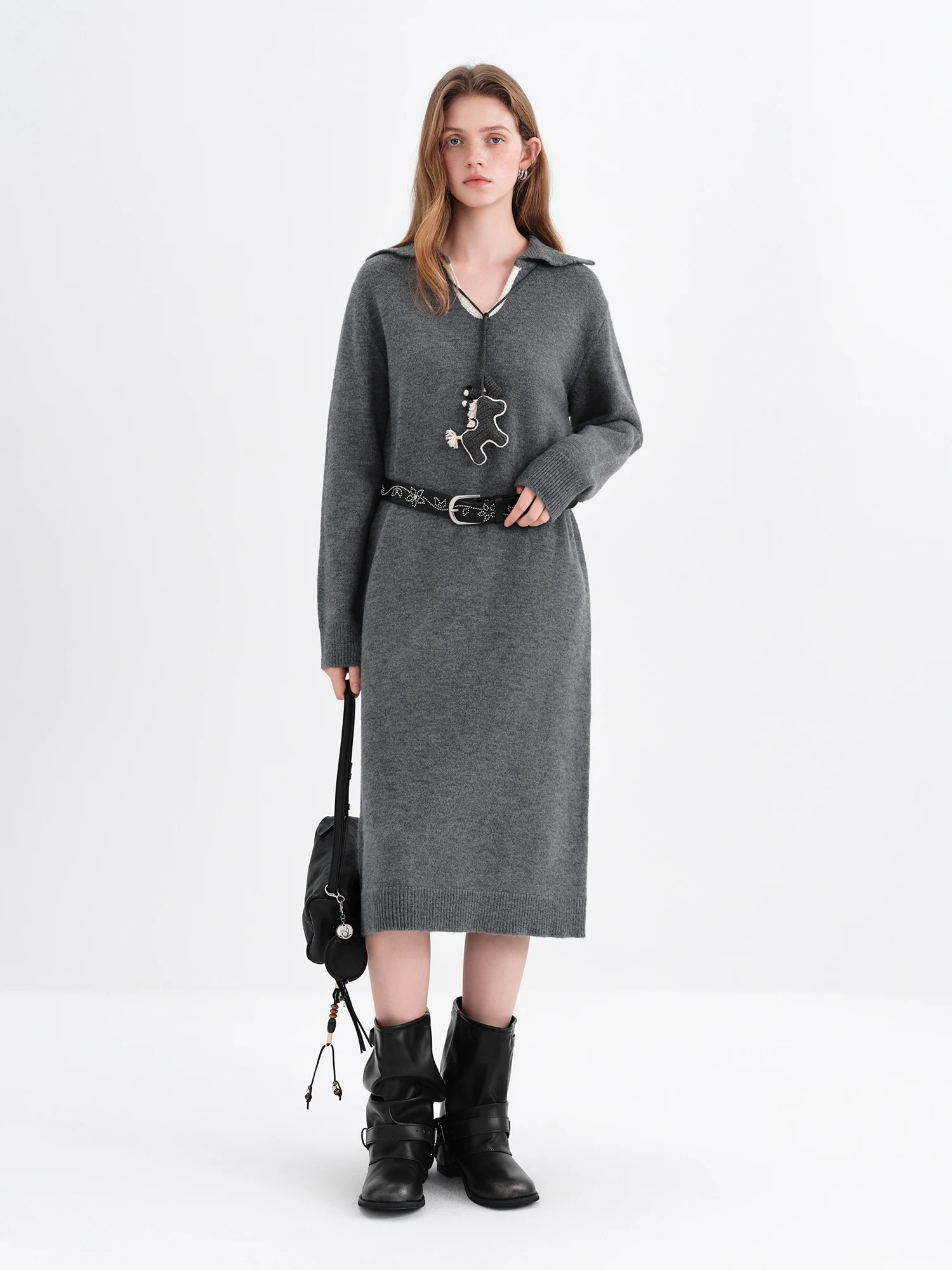 Abito da donna con colletto rovesciato lavorato a maglia FSLE con ciondolo a forma di cavallo staccabile Collezione di Capodanno 2025 Abiti invernali nuovi arrivi