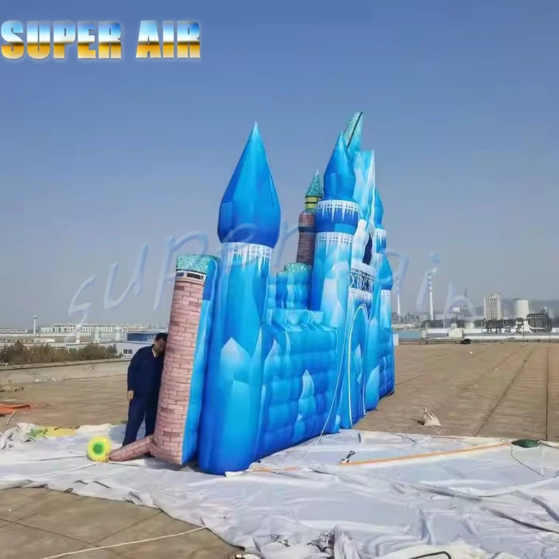 おとぎ話の世界をテーマにした青い巨大なインフレータブルプリンセスキャッスル（背景装飾用）