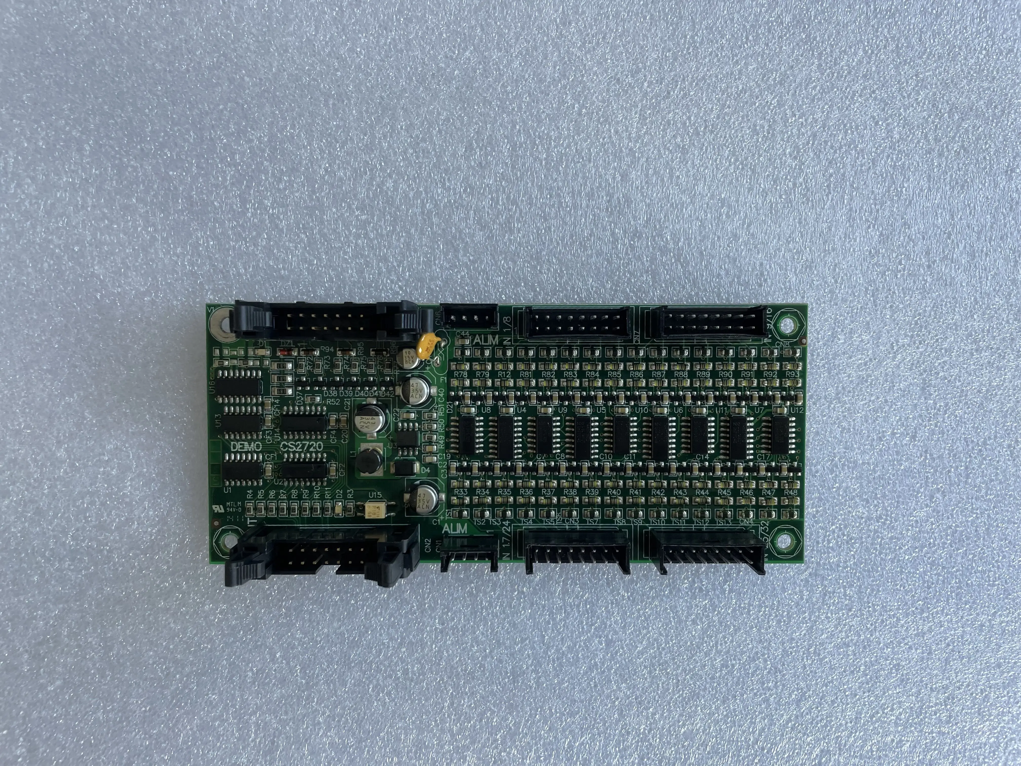 

SOOSAN SS-604PM SOCKS MACHINE USE 2500 SERIES BOARD CS2720