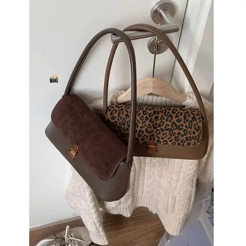 

Новая винтажная женская сумка, французская сумка для хлеба, универсальная популярная сумка на одно плечо под мышками, модная практичная сумка