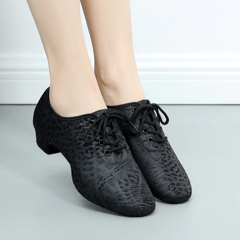 Women Microfiber Latin Dance Shoes Writing Black Square Dance Ballroom Shoes Modern Cha-cha Dancing Shoes Sneakers Children