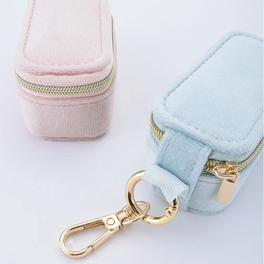 Nowe aksamitne pudełko do przechowywania biżuterii z brelokiem Mini torba na biżuterię Przenośne zawieszki Organizer biżuterii Etui ślubne